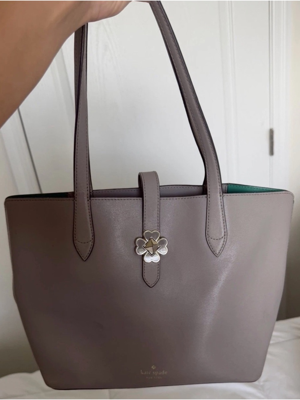Kate Spade Kaci Small Tote Gray Leather Clover Turnlock Shoulder Bag FLAWED - Picture 2 of 11